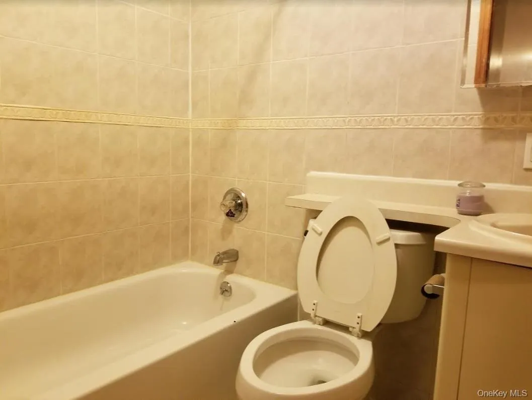 7167 161st Street, New York, NY, 3 Bedrooms Bedrooms, 6 Rooms Rooms,2 BathroomsBathrooms,Residential Lease,For Rent,161st,0,1022268 7167 161st Street, New York, NY, 3 Bedrooms Bedrooms, 6 Rooms Rooms,2 BathroomsBathrooms,Residential Lease,For Rent,161st,0,1022268