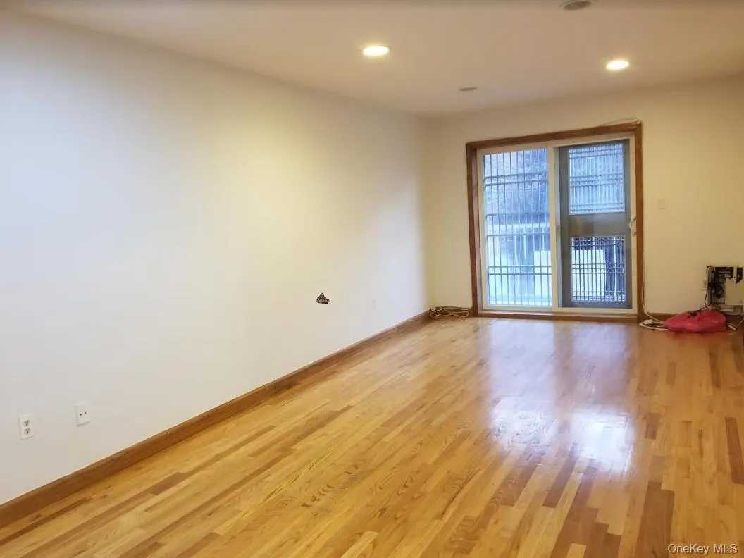 7167 161st Street, New York, NY, 3 Bedrooms Bedrooms, 6 Rooms Rooms,2 BathroomsBathrooms,Residential Lease,For Rent,161st,0,1022268 7167 161st Street, New York, NY, 3 Bedrooms Bedrooms, 6 Rooms Rooms,2 BathroomsBathrooms,Residential Lease,For Rent,161st,0,1022268