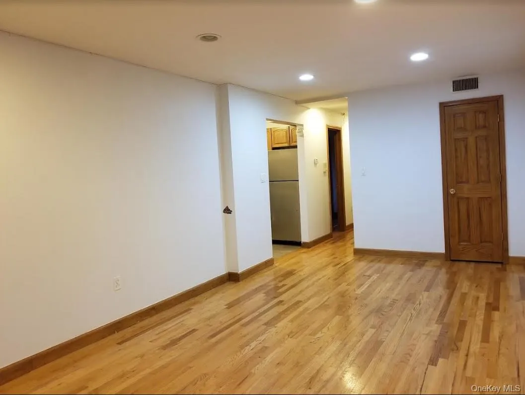 7167 161st Street, New York, NY, 3 Bedrooms Bedrooms, 6 Rooms Rooms,2 BathroomsBathrooms,Residential Lease,For Rent,161st,0,1022268 7167 161st Street, New York, NY, 3 Bedrooms Bedrooms, 6 Rooms Rooms,2 BathroomsBathrooms,Residential Lease,For Rent,161st,0,1022268