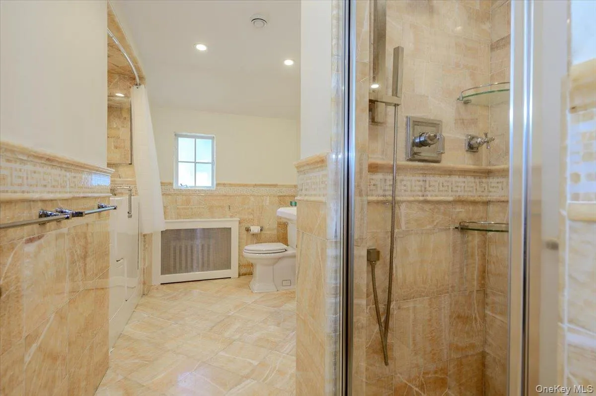 1264 Rhinelander Avenue, New York, NY, 3 Bedrooms Bedrooms, 8 Rooms Rooms,2 BathroomsBathrooms,Residential,For Rent,Rhinelander,0,1022280 1264 Rhinelander Avenue, New York, NY, 3 Bedrooms Bedrooms, 8 Rooms Rooms,2 BathroomsBathrooms,Residential,For Rent,Rhinelander,0,1022280