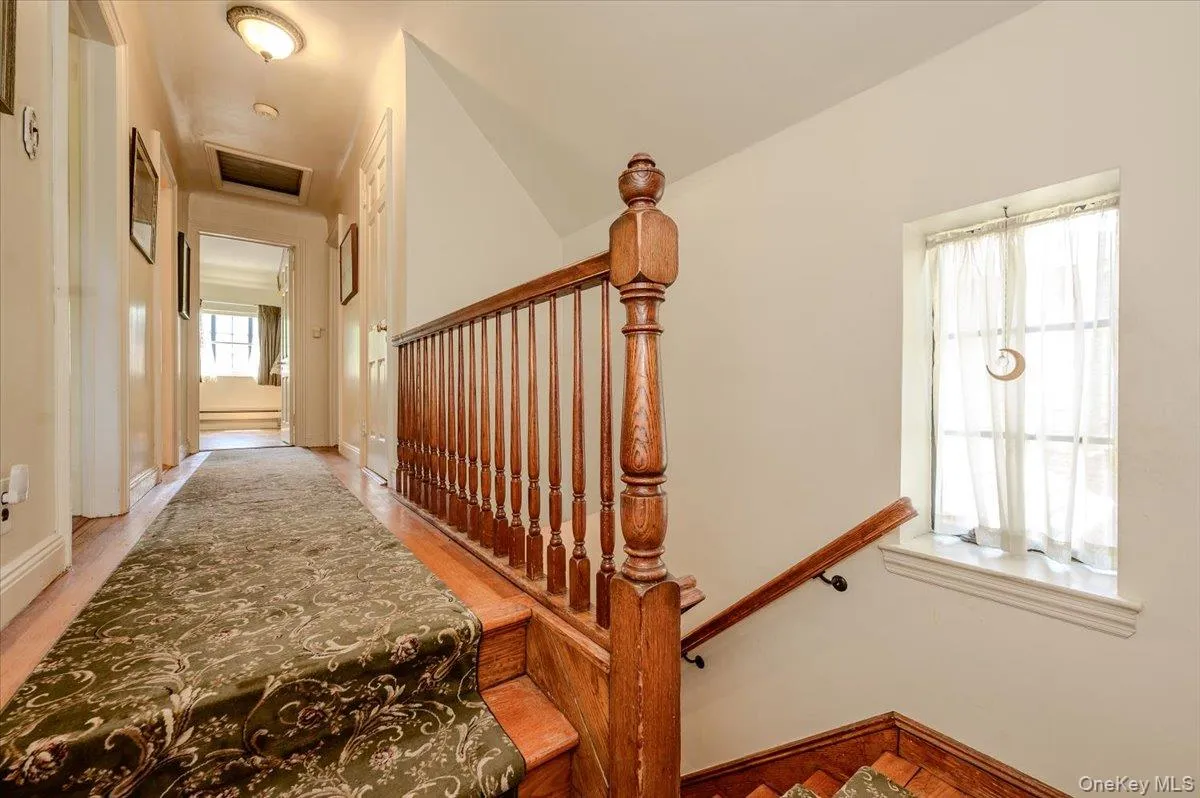 1264 Rhinelander Avenue, New York, NY, 3 Bedrooms Bedrooms, 8 Rooms Rooms,2 BathroomsBathrooms,Residential,For Rent,Rhinelander,0,1022280 1264 Rhinelander Avenue, New York, NY, 3 Bedrooms Bedrooms, 8 Rooms Rooms,2 BathroomsBathrooms,Residential,For Rent,Rhinelander,0,1022280