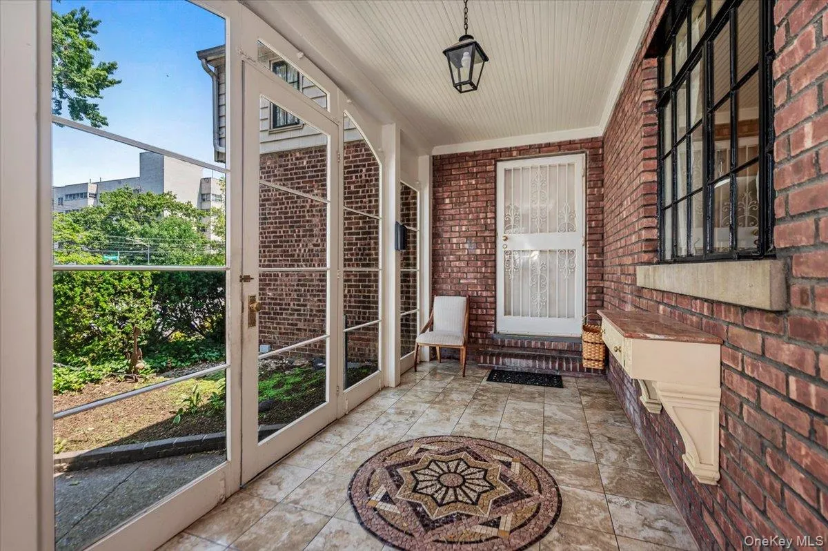 1264 Rhinelander Avenue, New York, NY, 3 Bedrooms Bedrooms, 8 Rooms Rooms,2 BathroomsBathrooms,Residential,For Rent,Rhinelander,0,1022280 1264 Rhinelander Avenue, New York, NY, 3 Bedrooms Bedrooms, 8 Rooms Rooms,2 BathroomsBathrooms,Residential,For Rent,Rhinelander,0,1022280