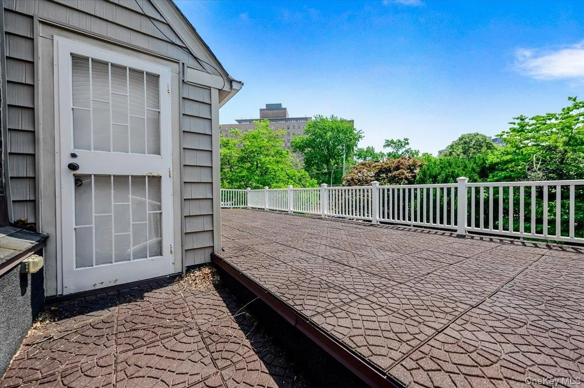 1264 Rhinelander Avenue, New York, NY, 3 Bedrooms Bedrooms, 8 Rooms Rooms,2 BathroomsBathrooms,Residential,For Rent,Rhinelander,0,1022280 1264 Rhinelander Avenue, New York, NY, 3 Bedrooms Bedrooms, 8 Rooms Rooms,2 BathroomsBathrooms,Residential,For Rent,Rhinelander,0,1022280