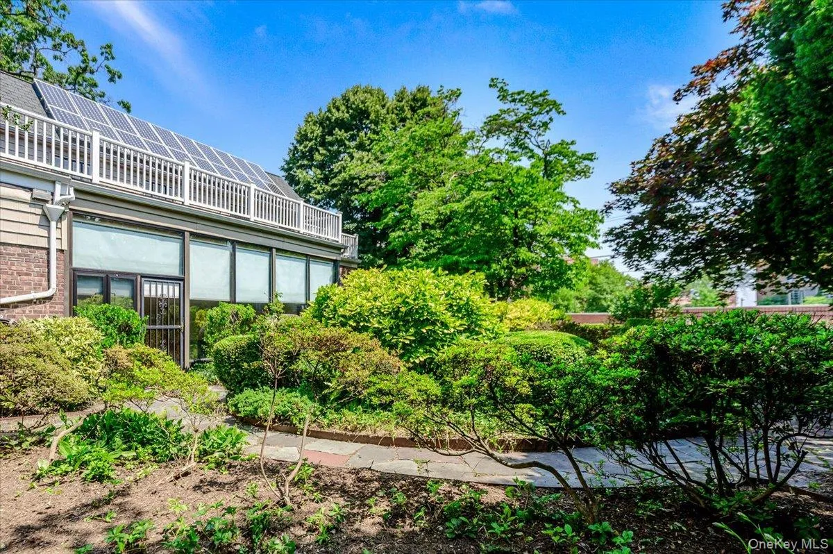 1264 Rhinelander Avenue, New York, NY, 3 Bedrooms Bedrooms, 8 Rooms Rooms,2 BathroomsBathrooms,Residential,For Rent,Rhinelander,0,1022280 1264 Rhinelander Avenue, New York, NY, 3 Bedrooms Bedrooms, 8 Rooms Rooms,2 BathroomsBathrooms,Residential,For Rent,Rhinelander,0,1022280