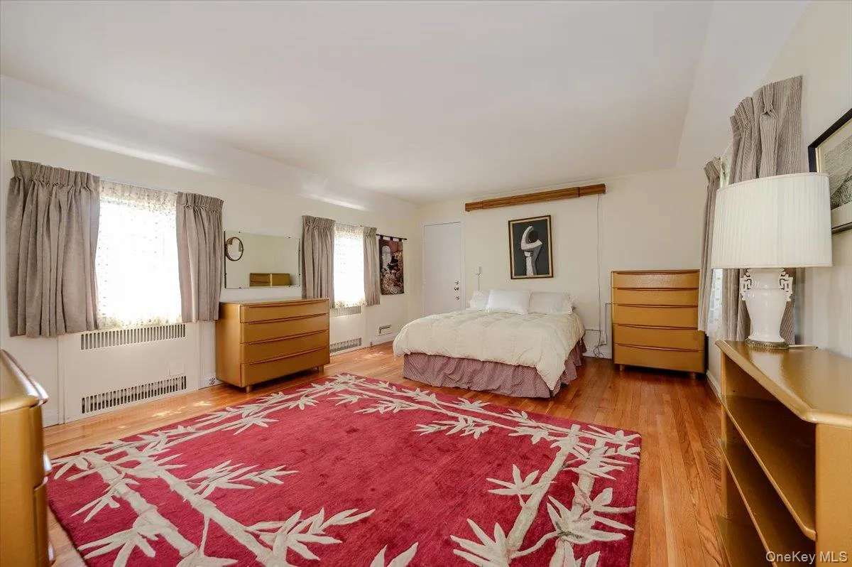 1264 Rhinelander Avenue, New York, NY, 3 Bedrooms Bedrooms, 8 Rooms Rooms,2 BathroomsBathrooms,Residential,For Rent,Rhinelander,0,1022280 1264 Rhinelander Avenue, New York, NY, 3 Bedrooms Bedrooms, 8 Rooms Rooms,2 BathroomsBathrooms,Residential,For Rent,Rhinelander,0,1022280