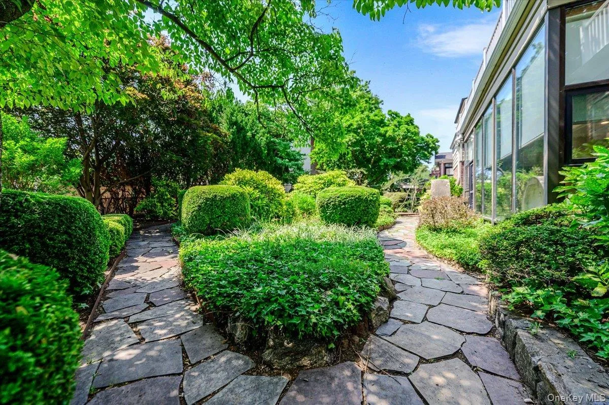 1264 Rhinelander Avenue, New York, NY, 3 Bedrooms Bedrooms, 8 Rooms Rooms,2 BathroomsBathrooms,Residential,For Rent,Rhinelander,0,1022280 1264 Rhinelander Avenue, New York, NY, 3 Bedrooms Bedrooms, 8 Rooms Rooms,2 BathroomsBathrooms,Residential,For Rent,Rhinelander,0,1022280