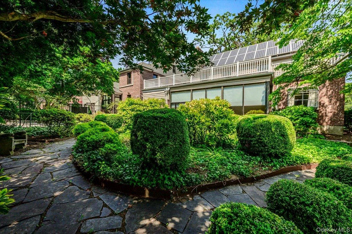 1264 Rhinelander Avenue, New York, NY, 3 Bedrooms Bedrooms, 8 Rooms Rooms,2 BathroomsBathrooms,Residential,For Rent,Rhinelander,0,1022280 1264 Rhinelander Avenue, New York, NY, 3 Bedrooms Bedrooms, 8 Rooms Rooms,2 BathroomsBathrooms,Residential,For Rent,Rhinelander,0,1022280