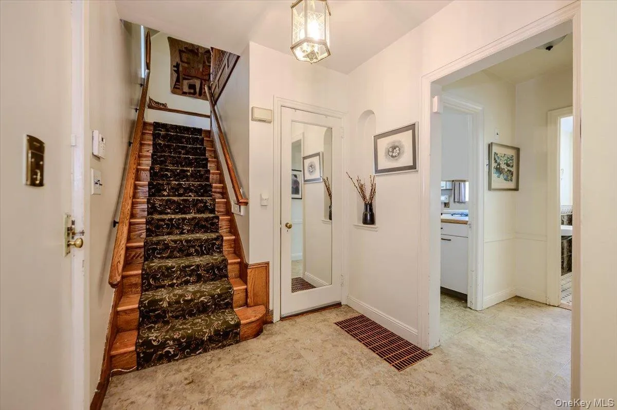 1264 Rhinelander Avenue, New York, NY, 3 Bedrooms Bedrooms, 8 Rooms Rooms,2 BathroomsBathrooms,Residential,For Rent,Rhinelander,0,1022280 1264 Rhinelander Avenue, New York, NY, 3 Bedrooms Bedrooms, 8 Rooms Rooms,2 BathroomsBathrooms,Residential,For Rent,Rhinelander,0,1022280