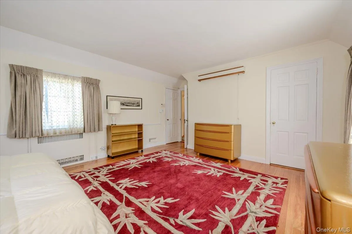 1264 Rhinelander Avenue, New York, NY, 3 Bedrooms Bedrooms, 8 Rooms Rooms,2 BathroomsBathrooms,Residential,For Rent,Rhinelander,0,1022280 1264 Rhinelander Avenue, New York, NY, 3 Bedrooms Bedrooms, 8 Rooms Rooms,2 BathroomsBathrooms,Residential,For Rent,Rhinelander,0,1022280