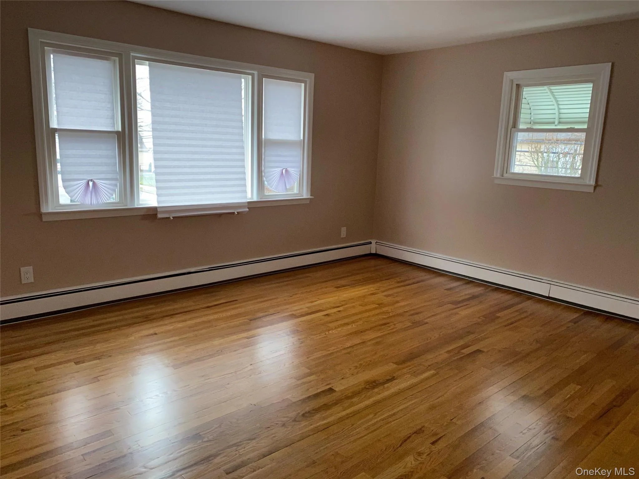 59 S Grand Street, North Hempstead, NY, 2 Bedrooms Bedrooms, 4 Rooms Rooms,1 BathroomBathrooms,Residential Lease,For Rent,S Grand,0,1022283 59 S Grand Street, North Hempstead, NY, 2 Bedrooms Bedrooms, 4 Rooms Rooms,1 BathroomBathrooms,Residential Lease,For Rent,S Grand,0,1022283