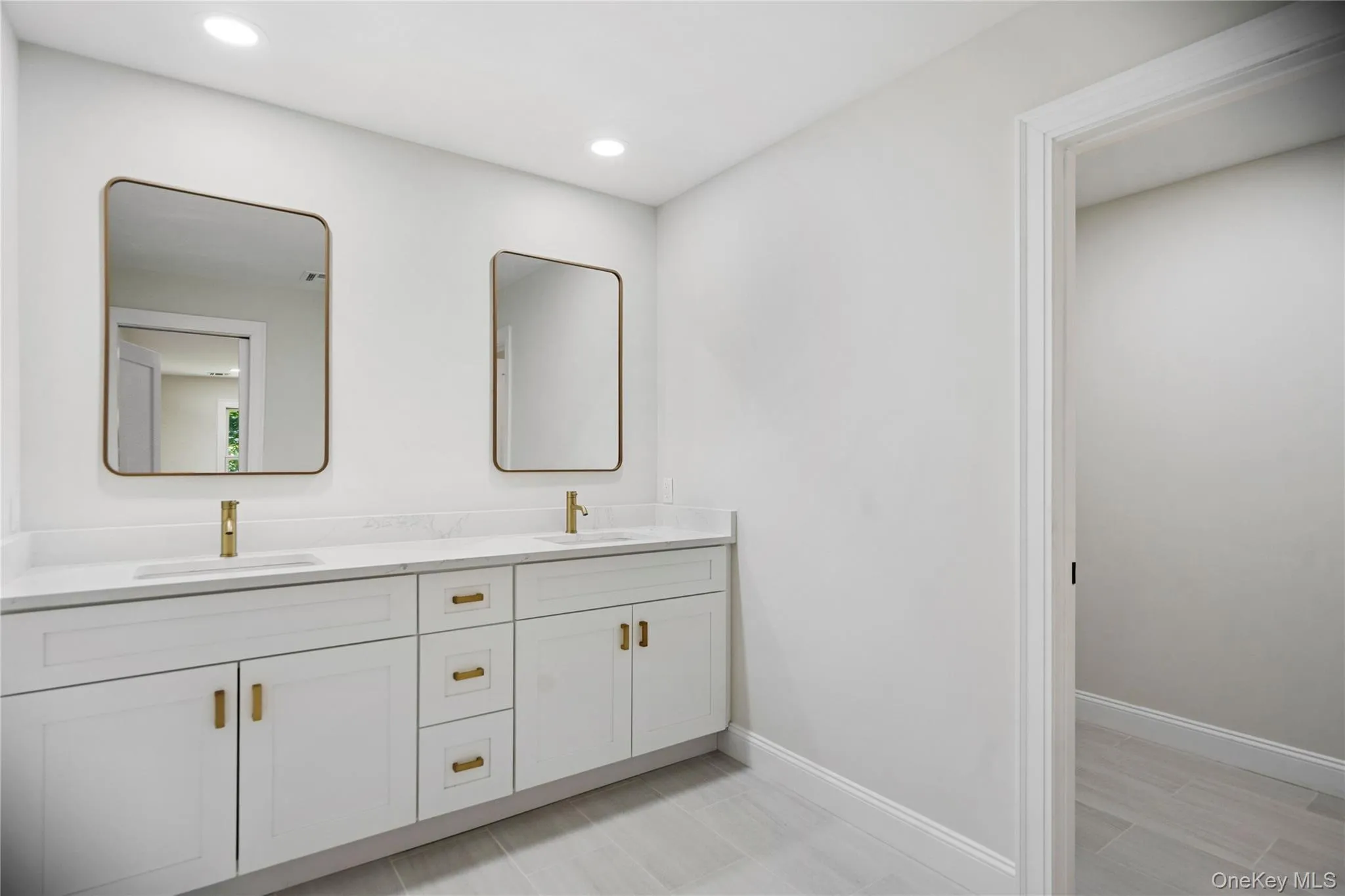 41 Cove Road, Huntington, NY, 5 Bedrooms Bedrooms, 13 Rooms Rooms,4 BathroomsBathrooms,Residential,For Rent,Cove,0,1022285 41 Cove Road, Huntington, NY, 5 Bedrooms Bedrooms, 13 Rooms Rooms,4 BathroomsBathrooms,Residential,For Rent,Cove,0,1022285