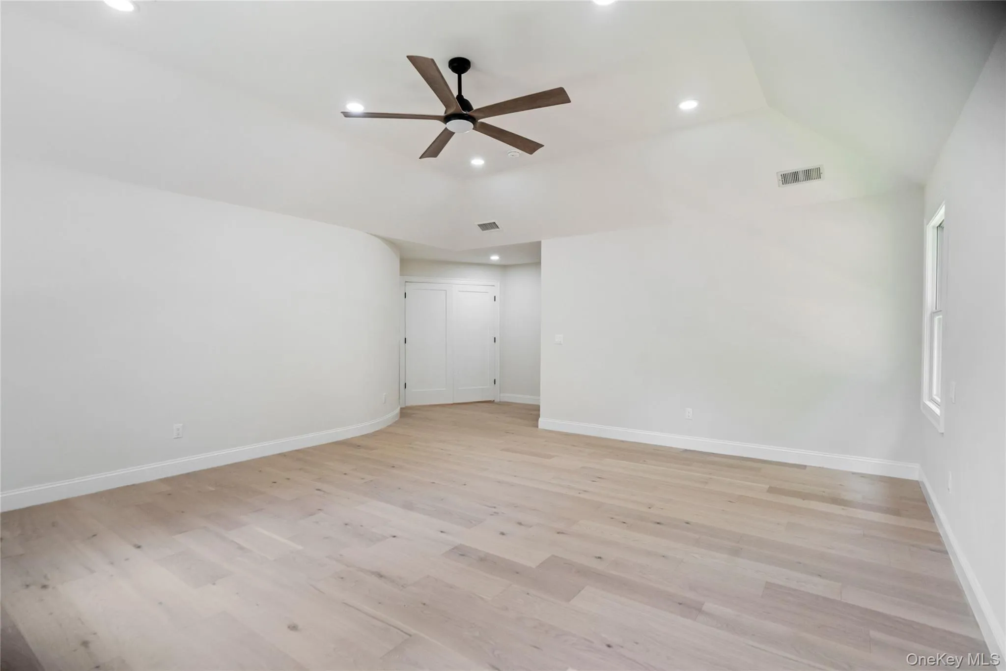 41 Cove Road, Huntington, NY, 5 Bedrooms Bedrooms, 13 Rooms Rooms,4 BathroomsBathrooms,Residential,For Rent,Cove,0,1022285 41 Cove Road, Huntington, NY, 5 Bedrooms Bedrooms, 13 Rooms Rooms,4 BathroomsBathrooms,Residential,For Rent,Cove,0,1022285