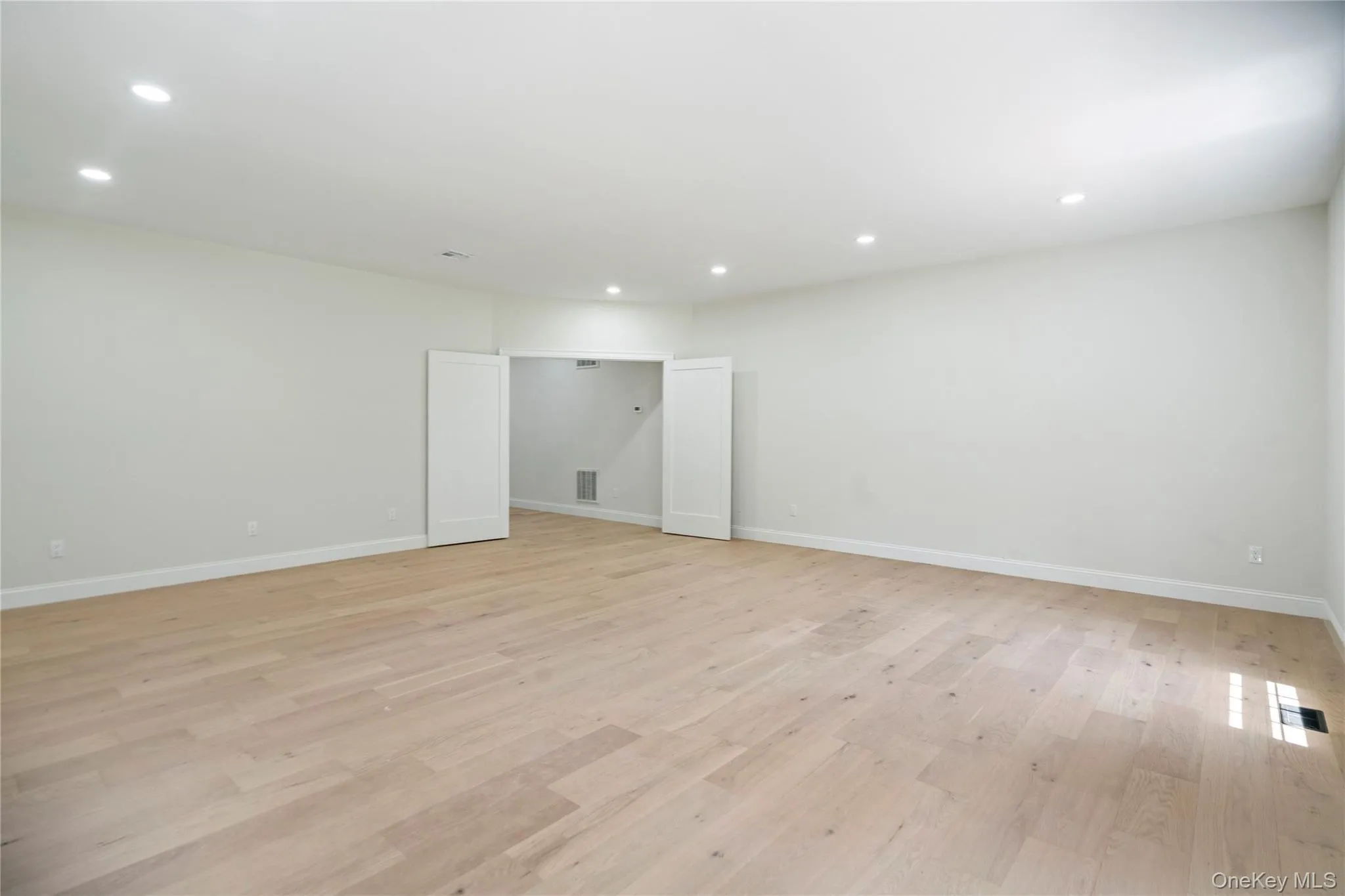 41 Cove Road, Huntington, NY, 5 Bedrooms Bedrooms, 13 Rooms Rooms,4 BathroomsBathrooms,Residential,For Rent,Cove,0,1022285 41 Cove Road, Huntington, NY, 5 Bedrooms Bedrooms, 13 Rooms Rooms,4 BathroomsBathrooms,Residential,For Rent,Cove,0,1022285