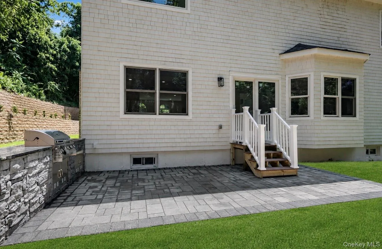 41 Cove Road, Huntington, NY, 5 Bedrooms Bedrooms, 13 Rooms Rooms,4 BathroomsBathrooms,Residential,For Rent,Cove,0,1022285 41 Cove Road, Huntington, NY, 5 Bedrooms Bedrooms, 13 Rooms Rooms,4 BathroomsBathrooms,Residential,For Rent,Cove,0,1022285