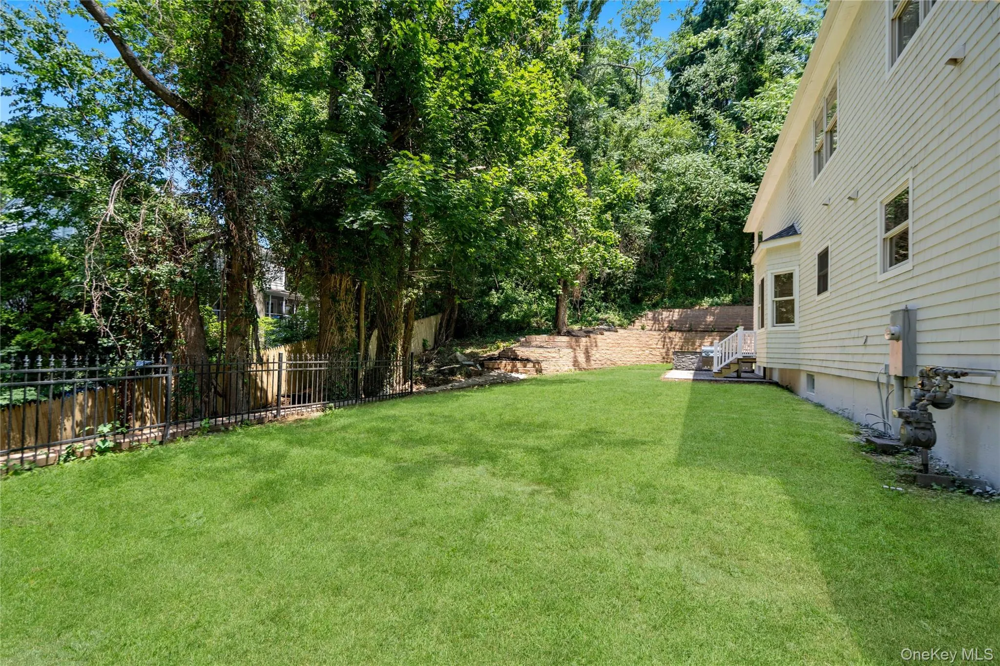 41 Cove Road, Huntington, NY, 5 Bedrooms Bedrooms, 13 Rooms Rooms,4 BathroomsBathrooms,Residential,For Rent,Cove,0,1022285 41 Cove Road, Huntington, NY, 5 Bedrooms Bedrooms, 13 Rooms Rooms,4 BathroomsBathrooms,Residential,For Rent,Cove,0,1022285