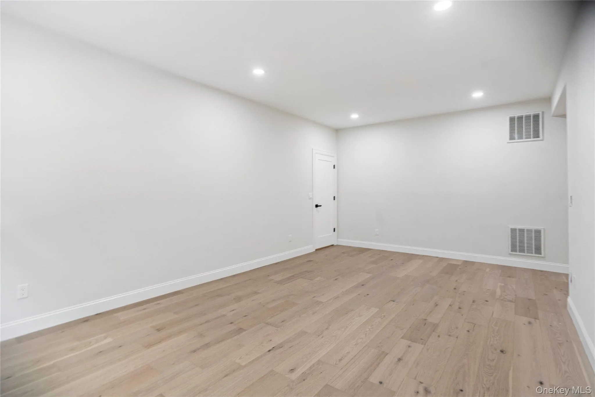 41 Cove Road, Huntington, NY, 5 Bedrooms Bedrooms, 13 Rooms Rooms,4 BathroomsBathrooms,Residential,For Rent,Cove,0,1022285 41 Cove Road, Huntington, NY, 5 Bedrooms Bedrooms, 13 Rooms Rooms,4 BathroomsBathrooms,Residential,For Rent,Cove,0,1022285