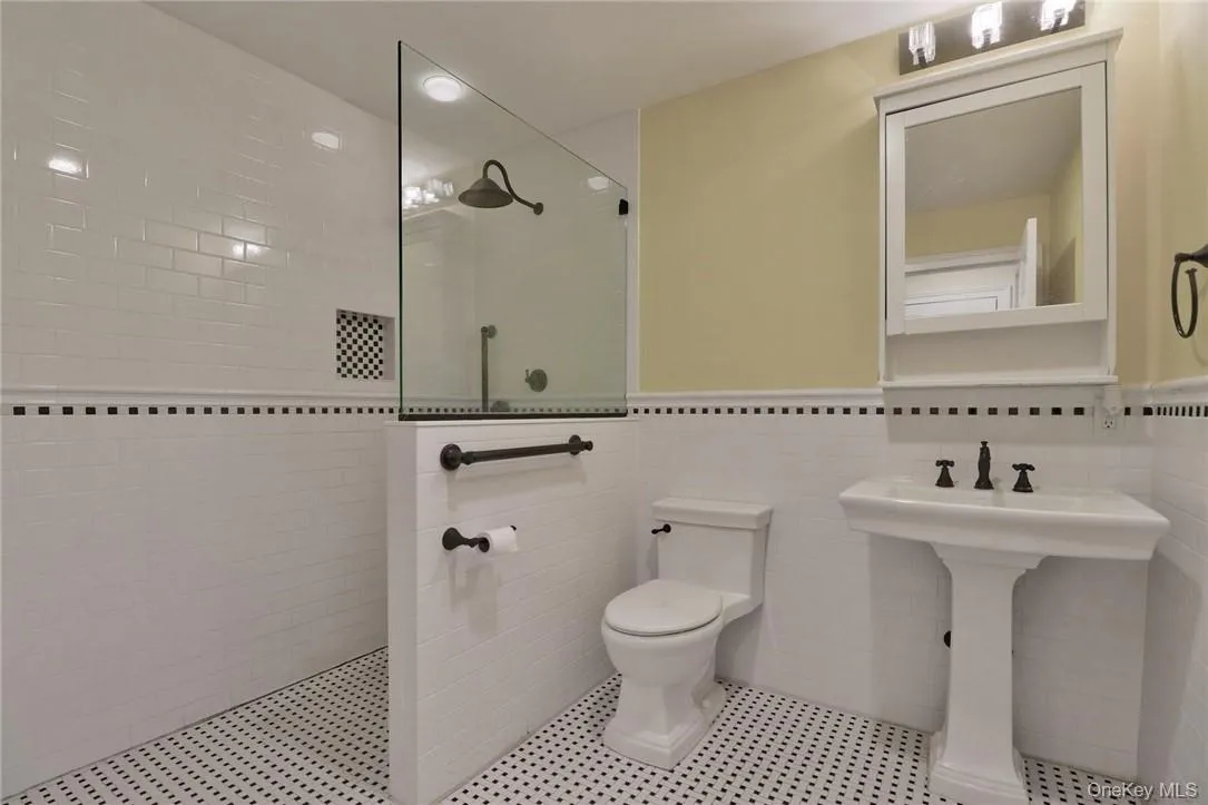97 BATHROOM 97 BATHROOM