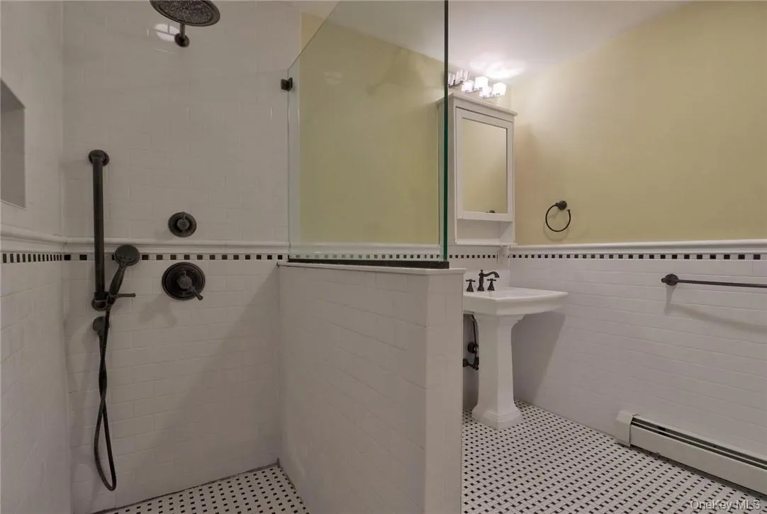 97 BATHROOM 97 BATHROOM