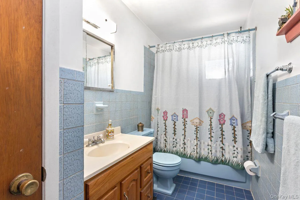 10 Sanderling Lane, Southampton, NY, 3 Bedrooms Bedrooms, 7 Rooms Rooms,1 BathroomBathrooms,Residential,For Rent,Sanderling,0,1022291 10 Sanderling Lane, Southampton, NY, 3 Bedrooms Bedrooms, 7 Rooms Rooms,1 BathroomBathrooms,Residential,For Rent,Sanderling,0,1022291