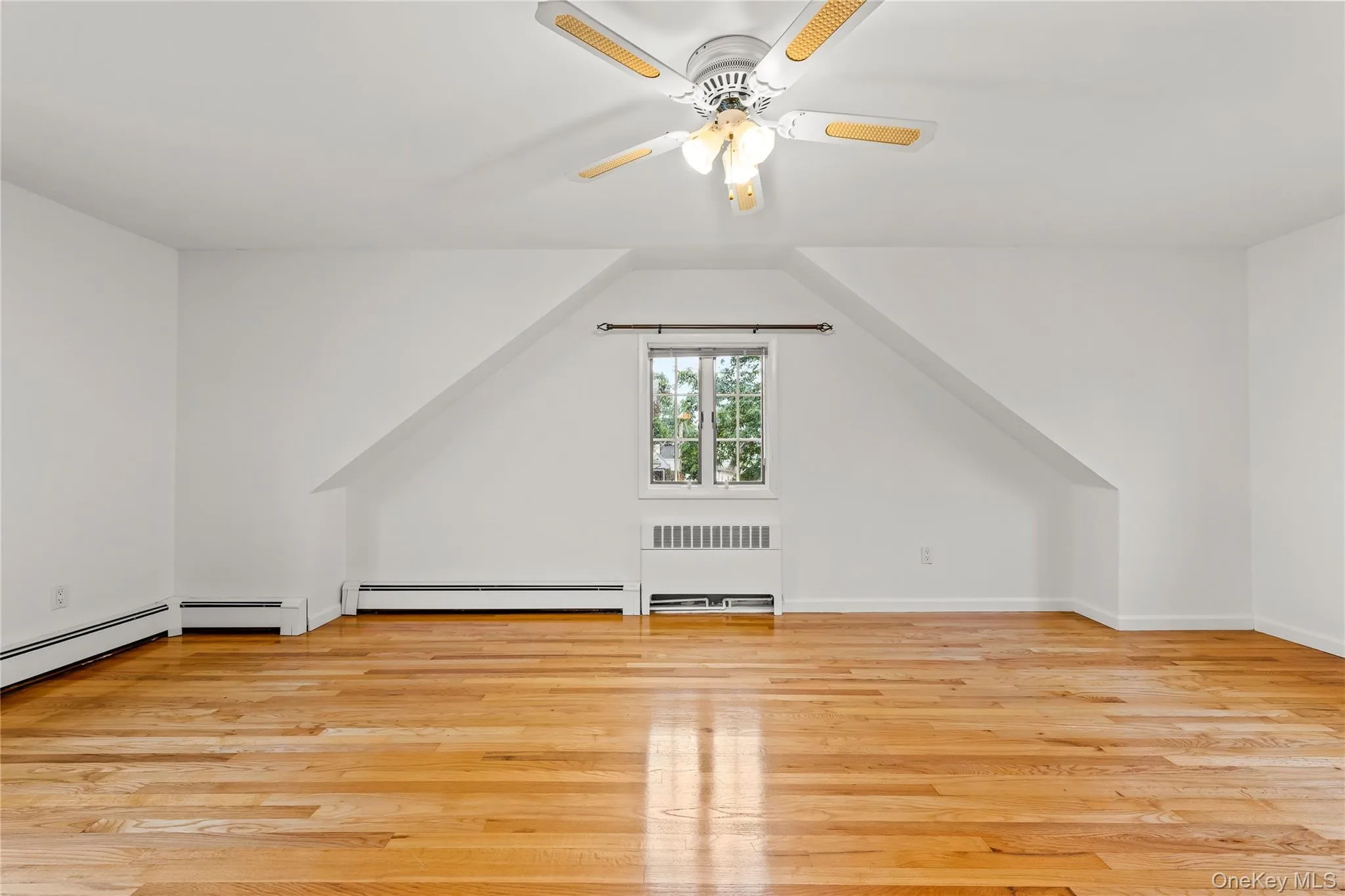 54 Edgewood Road, North Hempstead, NY, 4 Bedrooms Bedrooms, 6 Rooms Rooms,2 BathroomsBathrooms,Residential,For Rent,Edgewood,0,1022294 54 Edgewood Road, North Hempstead, NY, 4 Bedrooms Bedrooms, 6 Rooms Rooms,2 BathroomsBathrooms,Residential,For Rent,Edgewood,0,1022294