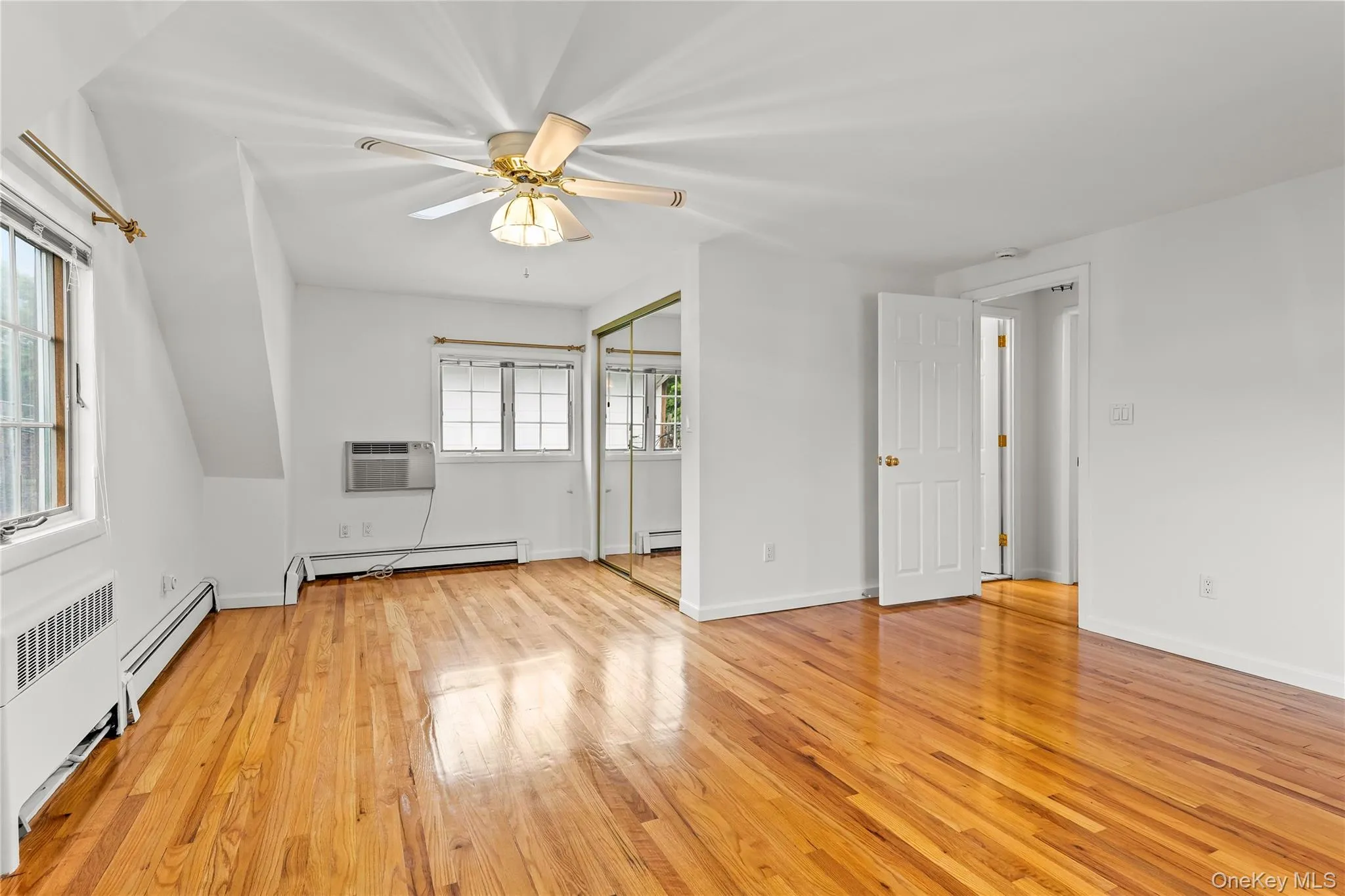 54 Edgewood Road, North Hempstead, NY, 4 Bedrooms Bedrooms, 6 Rooms Rooms,2 BathroomsBathrooms,Residential,For Rent,Edgewood,0,1022294 54 Edgewood Road, North Hempstead, NY, 4 Bedrooms Bedrooms, 6 Rooms Rooms,2 BathroomsBathrooms,Residential,For Rent,Edgewood,0,1022294