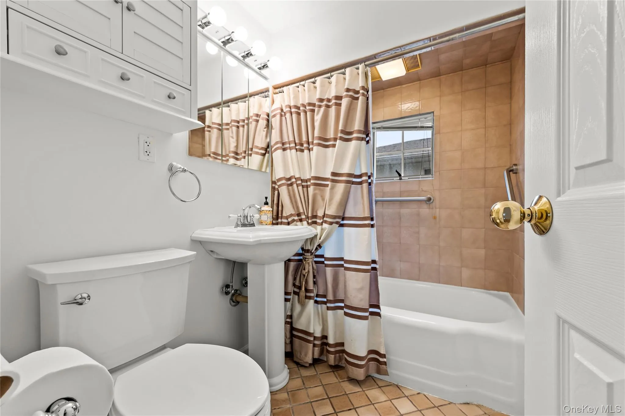 Second Floor bath with soaking tub Second Floor bath with soaking tub