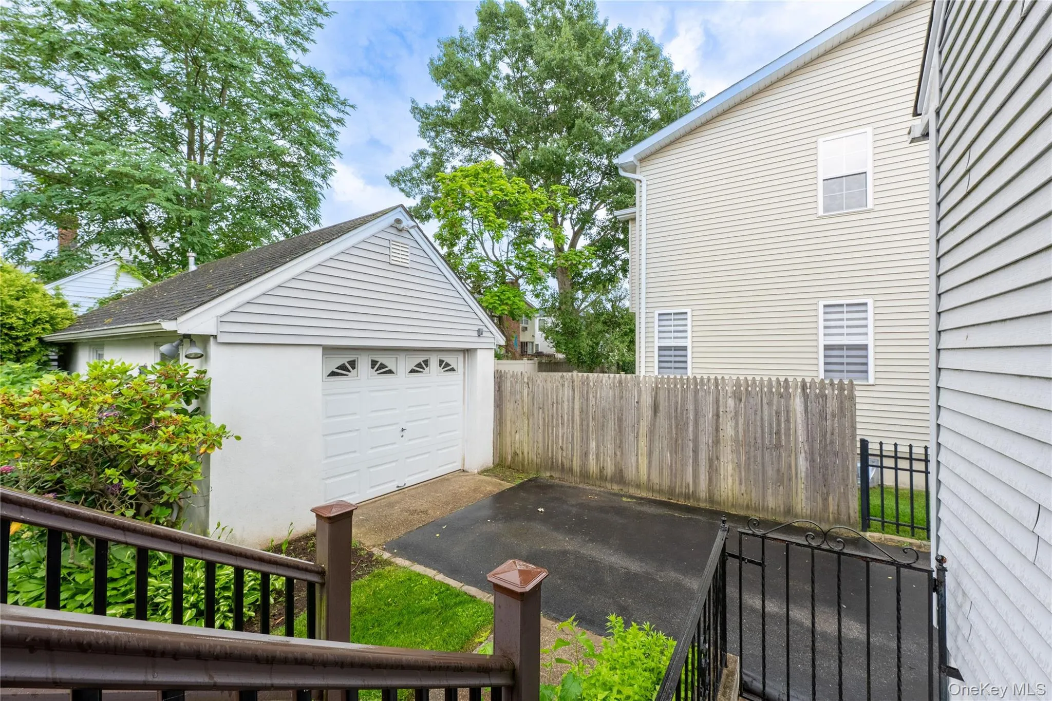 54 Edgewood Road, North Hempstead, NY, 4 Bedrooms Bedrooms, 6 Rooms Rooms,2 BathroomsBathrooms,Residential,For Rent,Edgewood,0,1022294 54 Edgewood Road, North Hempstead, NY, 4 Bedrooms Bedrooms, 6 Rooms Rooms,2 BathroomsBathrooms,Residential,For Rent,Edgewood,0,1022294