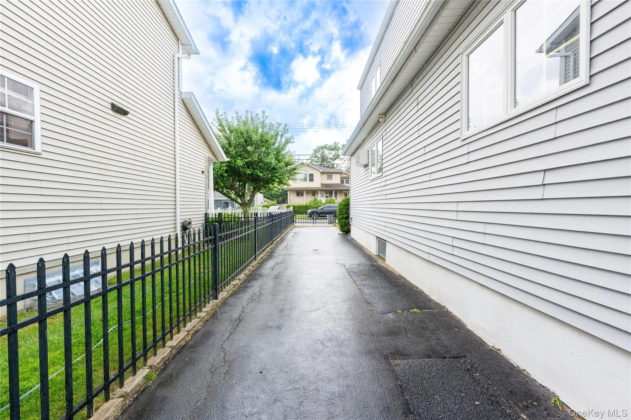 54 Edgewood Road, North Hempstead, NY, 4 Bedrooms Bedrooms, 6 Rooms Rooms,2 BathroomsBathrooms,Residential,For Rent,Edgewood,0,1022294 54 Edgewood Road, North Hempstead, NY, 4 Bedrooms Bedrooms, 6 Rooms Rooms,2 BathroomsBathrooms,Residential,For Rent,Edgewood,0,1022294