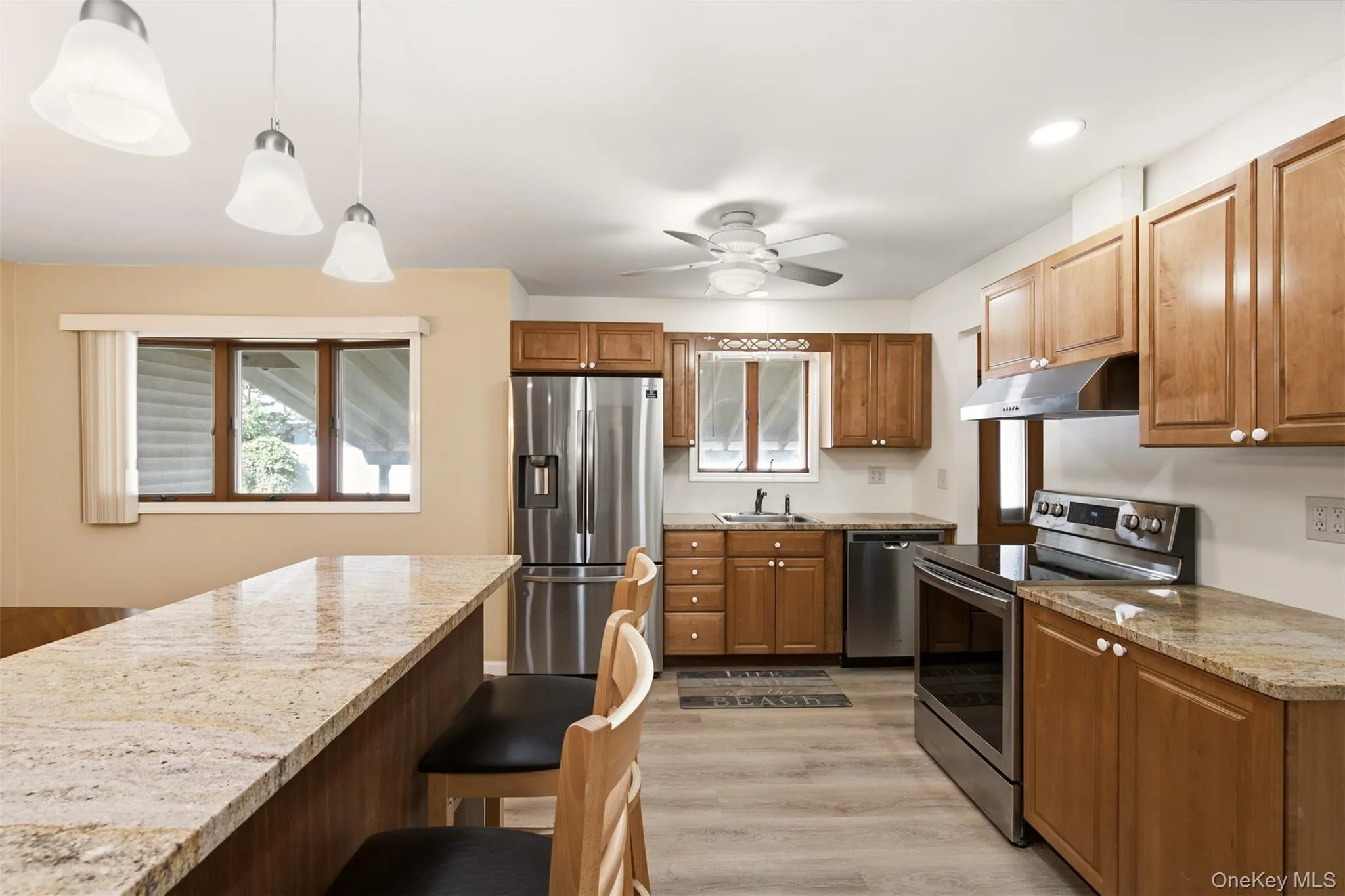 Newly Updated Kitchen w/Island, Granite Counteres and SS Appliances Newly Updated Kitchen w/Island, Granite Counteres and SS Appliances