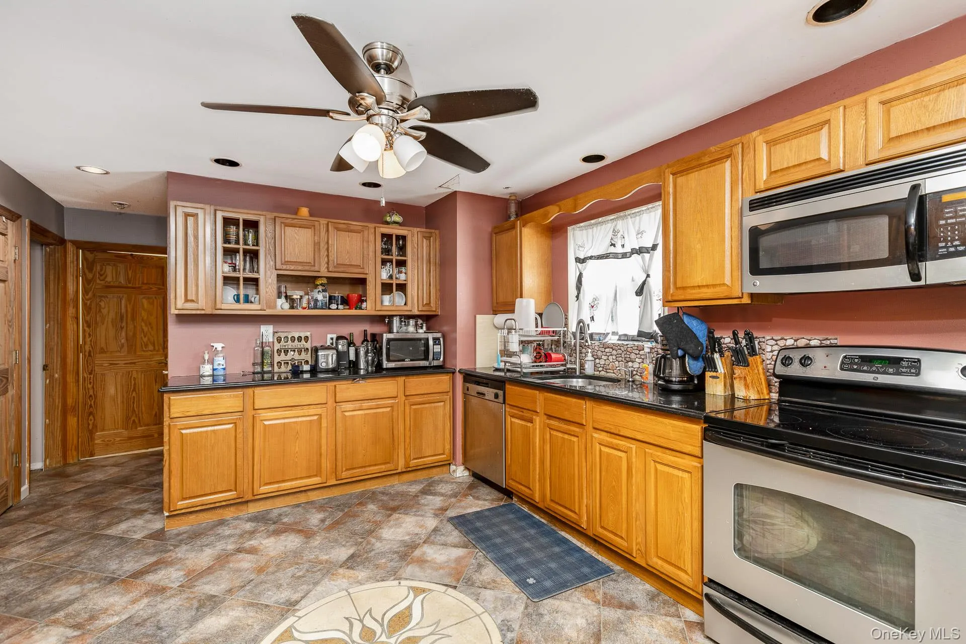 312 Peconic Avenue, Brookhaven, NY, 5 Bedrooms Bedrooms, 8 Rooms Rooms,3 BathroomsBathrooms,Residential,For Rent,Peconic,0,1022296 312 Peconic Avenue, Brookhaven, NY, 5 Bedrooms Bedrooms, 8 Rooms Rooms,3 BathroomsBathrooms,Residential,For Rent,Peconic,0,1022296