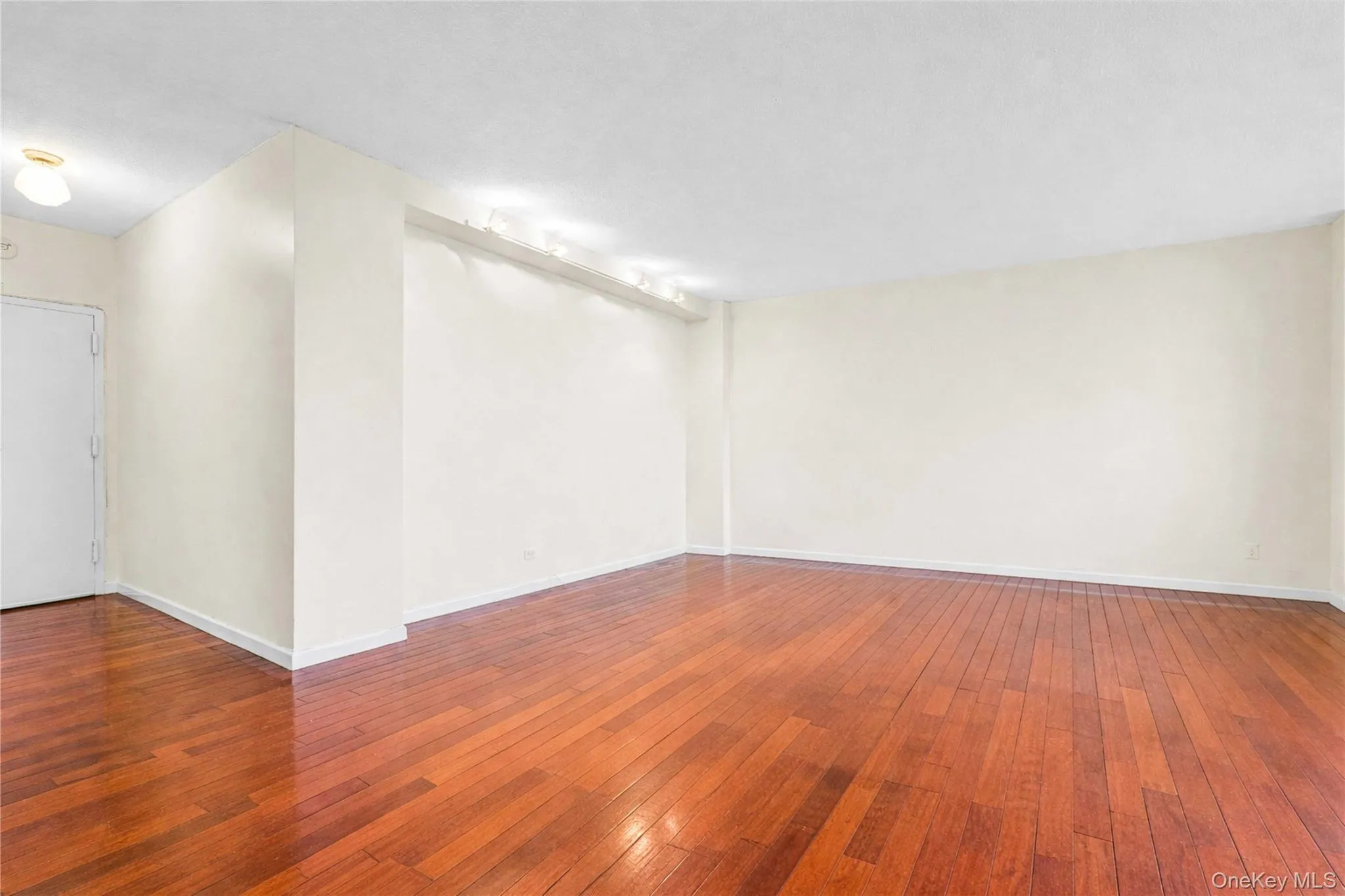 13835 Elder Avenue, New York, NY, 1 Bedroom Bedrooms, 5 Rooms Rooms,1 BathroomBathrooms,Residential,For Rent,Elder,0,1022312 13835 Elder Avenue, New York, NY, 1 Bedroom Bedrooms, 5 Rooms Rooms,1 BathroomBathrooms,Residential,For Rent,Elder,0,1022312