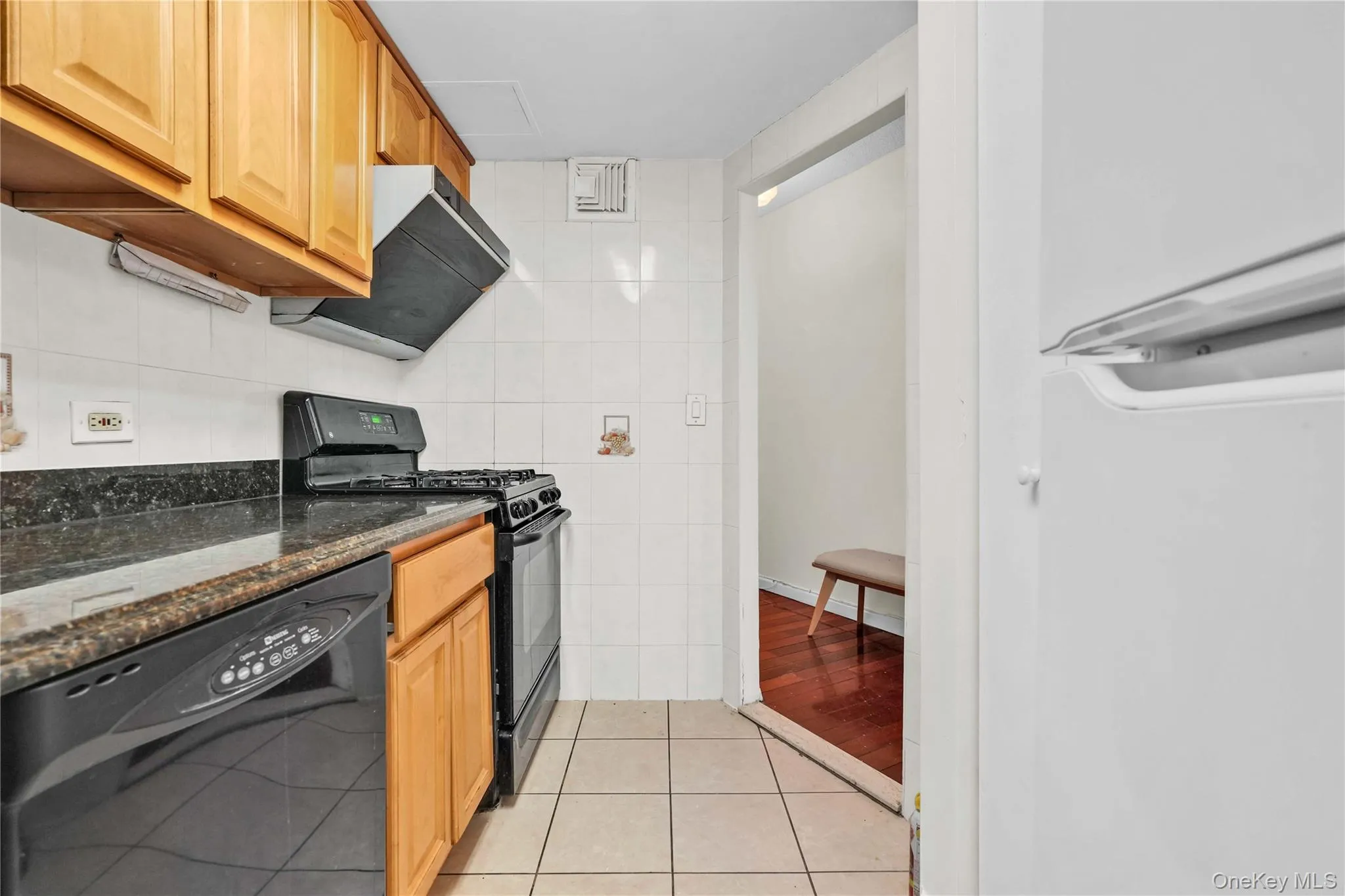 13835 Elder Avenue, New York, NY, 1 Bedroom Bedrooms, 5 Rooms Rooms,1 BathroomBathrooms,Residential,For Rent,Elder,0,1022312 13835 Elder Avenue, New York, NY, 1 Bedroom Bedrooms, 5 Rooms Rooms,1 BathroomBathrooms,Residential,For Rent,Elder,0,1022312