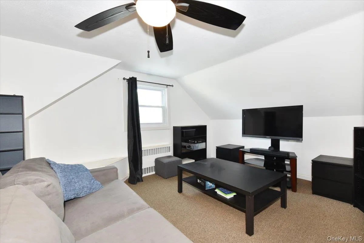 2 Ford Drive, Oyster Bay, NY, 4 Bedrooms Bedrooms, 9 Rooms Rooms,1 BathroomBathrooms,Residential,For Rent,Ford,0,1022316 2 Ford Drive, Oyster Bay, NY, 4 Bedrooms Bedrooms, 9 Rooms Rooms,1 BathroomBathrooms,Residential,For Rent,Ford,0,1022316