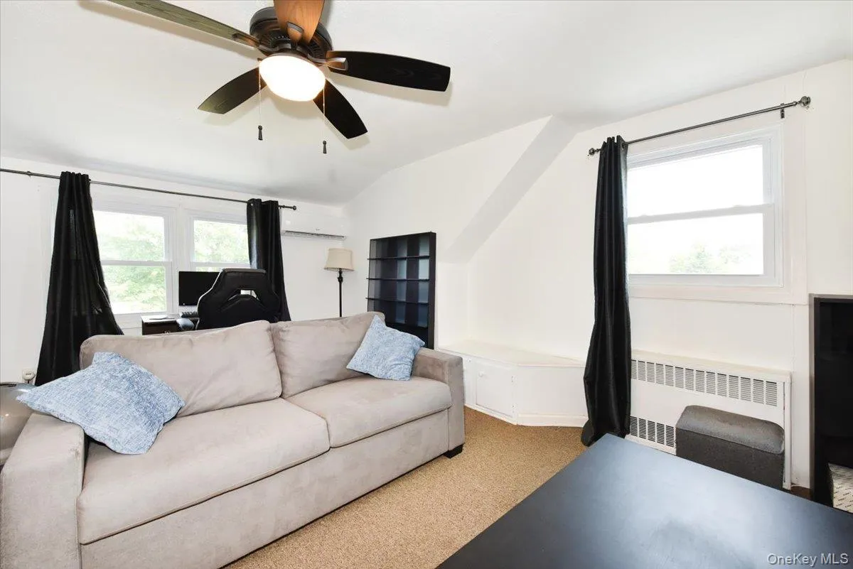2 Ford Drive, Oyster Bay, NY, 4 Bedrooms Bedrooms, 9 Rooms Rooms,1 BathroomBathrooms,Residential,For Rent,Ford,0,1022316 2 Ford Drive, Oyster Bay, NY, 4 Bedrooms Bedrooms, 9 Rooms Rooms,1 BathroomBathrooms,Residential,For Rent,Ford,0,1022316
