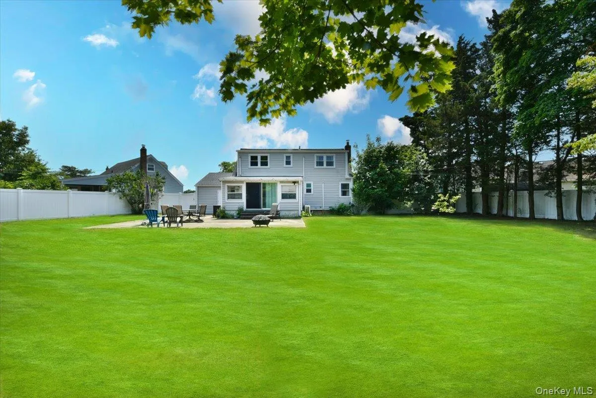 2 Ford Drive, Oyster Bay, NY, 4 Bedrooms Bedrooms, 9 Rooms Rooms,1 BathroomBathrooms,Residential,For Rent,Ford,0,1022316 2 Ford Drive, Oyster Bay, NY, 4 Bedrooms Bedrooms, 9 Rooms Rooms,1 BathroomBathrooms,Residential,For Rent,Ford,0,1022316