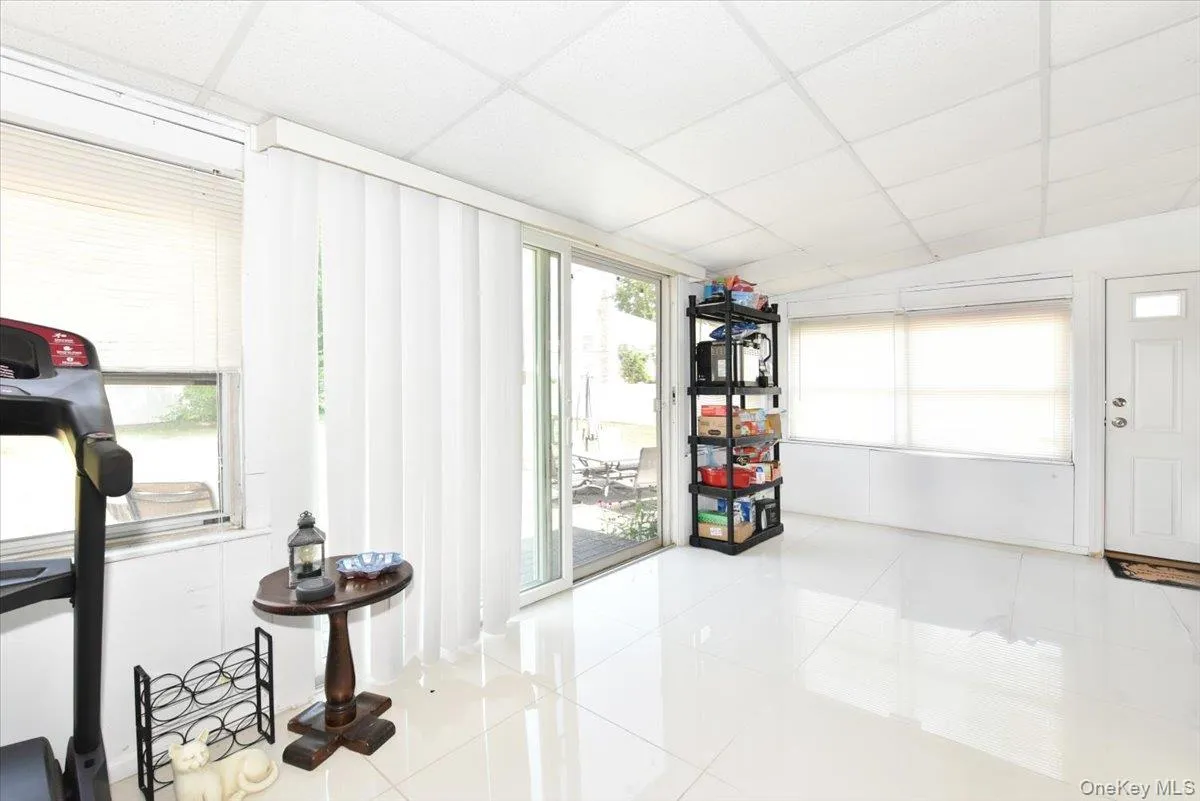 2 Ford Drive, Oyster Bay, NY, 4 Bedrooms Bedrooms, 9 Rooms Rooms,1 BathroomBathrooms,Residential,For Rent,Ford,0,1022316 2 Ford Drive, Oyster Bay, NY, 4 Bedrooms Bedrooms, 9 Rooms Rooms,1 BathroomBathrooms,Residential,For Rent,Ford,0,1022316