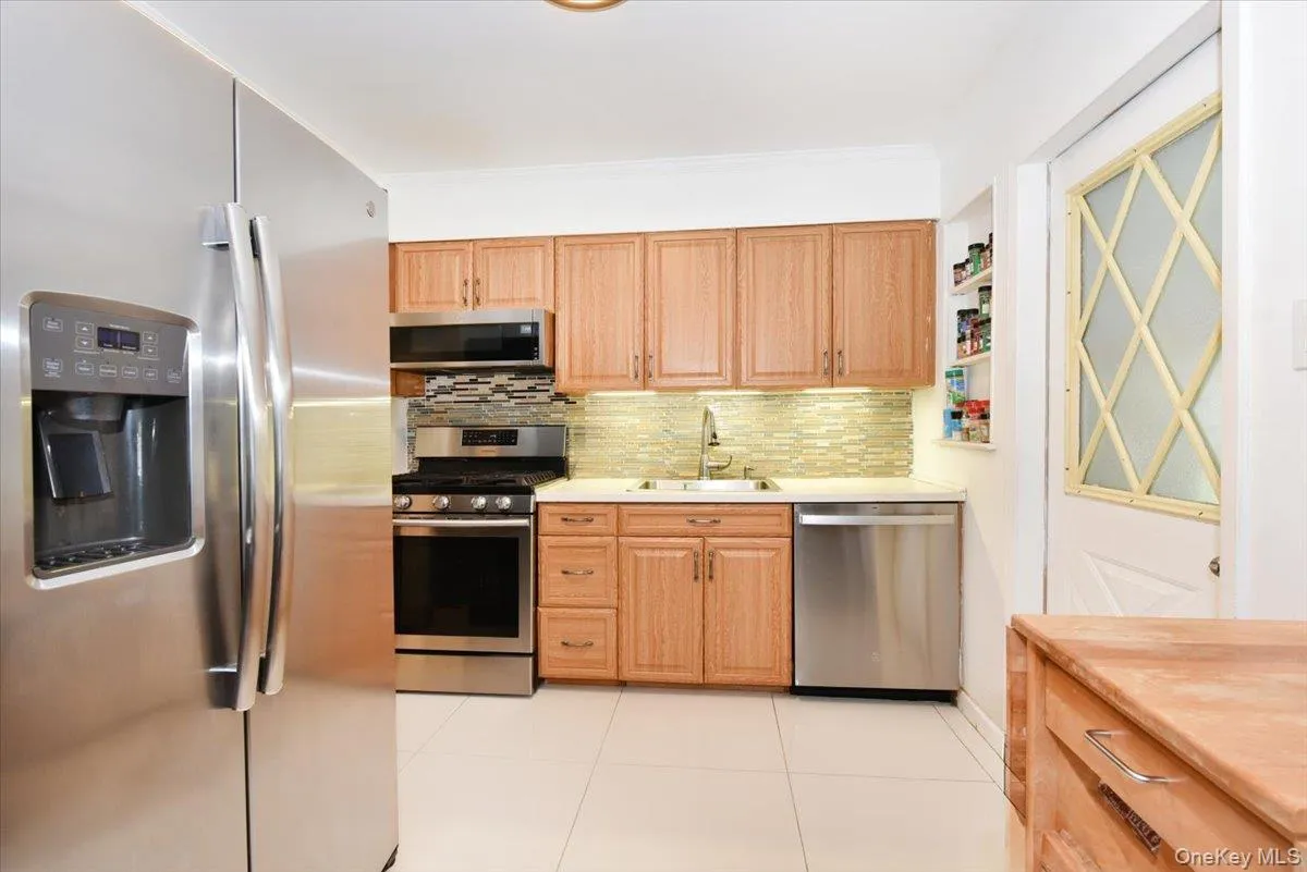2 Ford Drive, Oyster Bay, NY, 4 Bedrooms Bedrooms, 9 Rooms Rooms,1 BathroomBathrooms,Residential,For Rent,Ford,0,1022316 2 Ford Drive, Oyster Bay, NY, 4 Bedrooms Bedrooms, 9 Rooms Rooms,1 BathroomBathrooms,Residential,For Rent,Ford,0,1022316