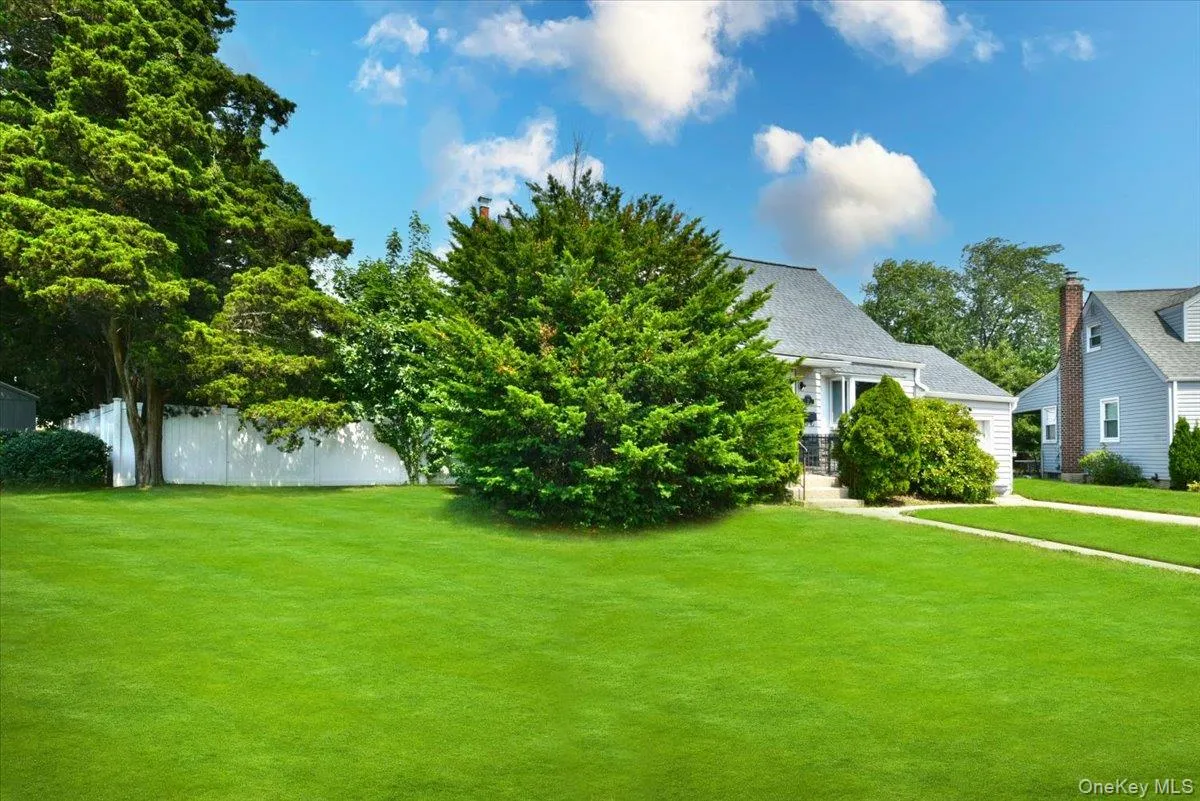 2 Ford Drive, Oyster Bay, NY, 4 Bedrooms Bedrooms, 9 Rooms Rooms,1 BathroomBathrooms,Residential,For Rent,Ford,0,1022316 2 Ford Drive, Oyster Bay, NY, 4 Bedrooms Bedrooms, 9 Rooms Rooms,1 BathroomBathrooms,Residential,For Rent,Ford,0,1022316
