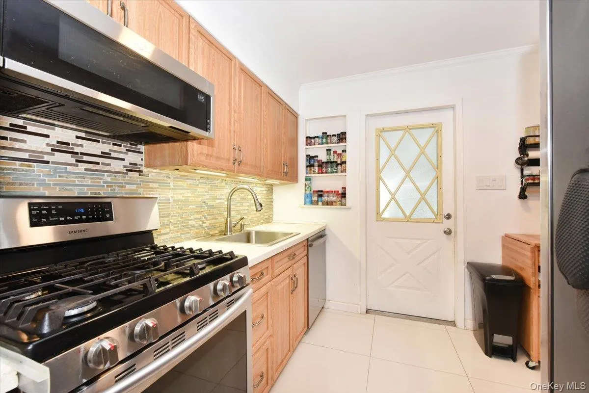 2 Ford Drive, Oyster Bay, NY, 4 Bedrooms Bedrooms, 9 Rooms Rooms,1 BathroomBathrooms,Residential,For Rent,Ford,0,1022316 2 Ford Drive, Oyster Bay, NY, 4 Bedrooms Bedrooms, 9 Rooms Rooms,1 BathroomBathrooms,Residential,For Rent,Ford,0,1022316
