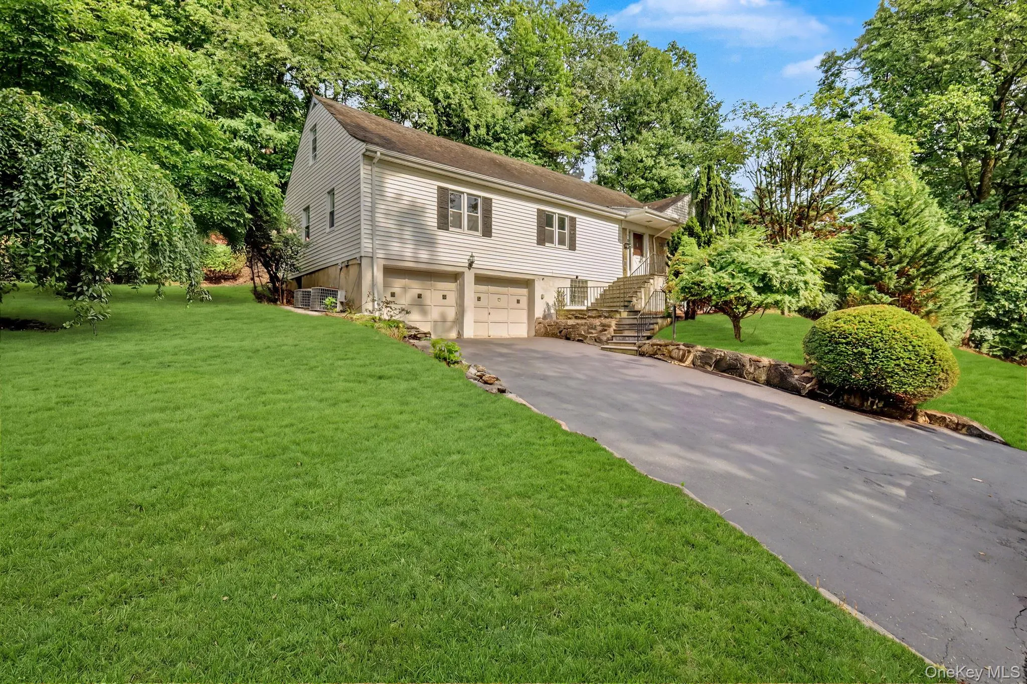 26 Midvale Road, Greenburgh, NY, 4 Bedrooms Bedrooms, 10 Rooms Rooms,3 BathroomsBathrooms,Residential,For Rent,Midvale,0,1022322 26 Midvale Road, Greenburgh, NY, 4 Bedrooms Bedrooms, 10 Rooms Rooms,3 BathroomsBathrooms,Residential,For Rent,Midvale,0,1022322