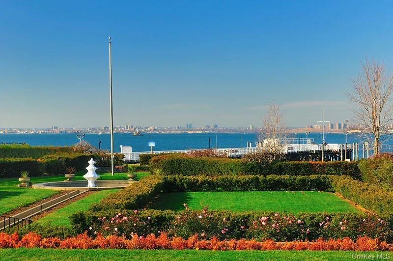 COMMUNIT STEPPINGSTONE WATERFRONT PARK COMMUNIT STEPPINGSTONE WATERFRONT PARK