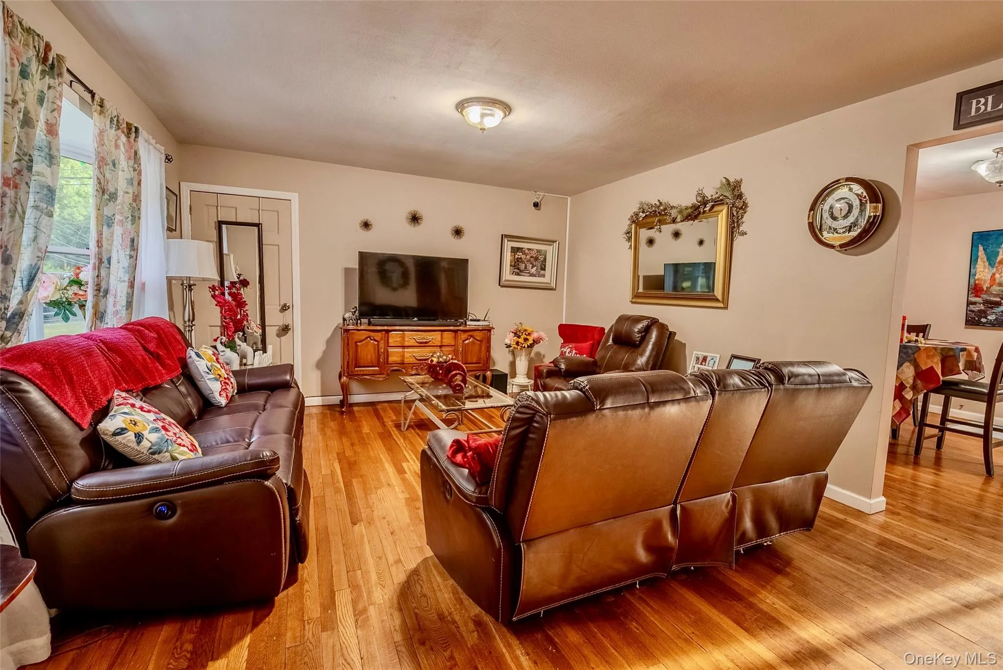 44 Howell Avenue, Brookhaven, NY, 5 Bedrooms Bedrooms, 10 Rooms Rooms,4 BathroomsBathrooms,Residential,For Rent,Howell,0,1022337 44 Howell Avenue, Brookhaven, NY, 5 Bedrooms Bedrooms, 10 Rooms Rooms,4 BathroomsBathrooms,Residential,For Rent,Howell,0,1022337