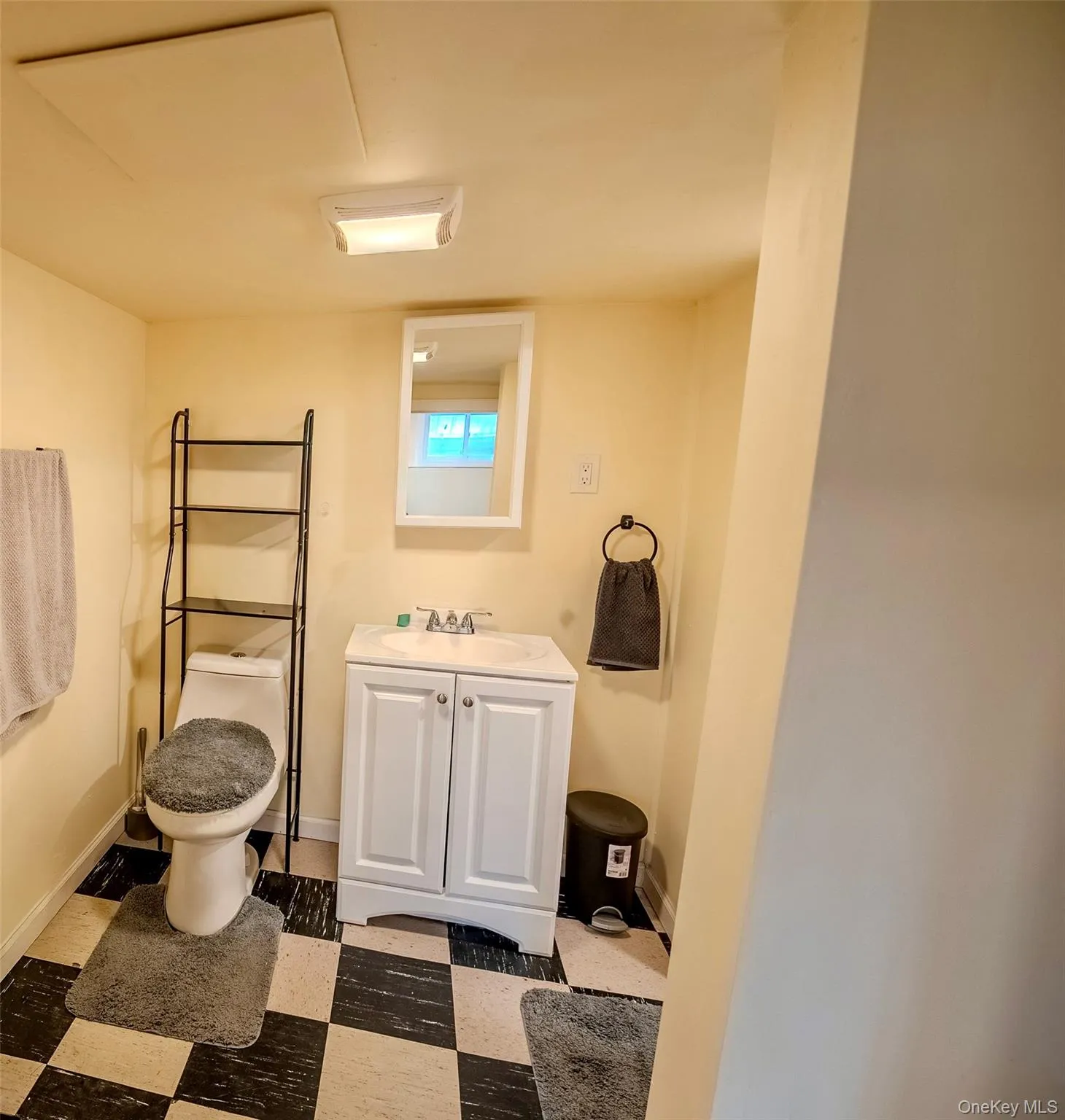 44 Howell Avenue, Brookhaven, NY, 5 Bedrooms Bedrooms, 10 Rooms Rooms,4 BathroomsBathrooms,Residential,For Rent,Howell,0,1022337 44 Howell Avenue, Brookhaven, NY, 5 Bedrooms Bedrooms, 10 Rooms Rooms,4 BathroomsBathrooms,Residential,For Rent,Howell,0,1022337