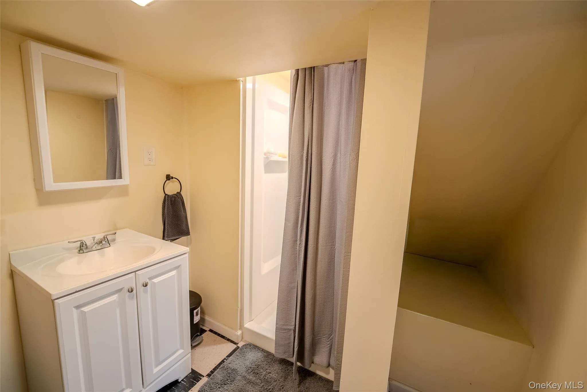 44 Howell Avenue, Brookhaven, NY, 5 Bedrooms Bedrooms, 10 Rooms Rooms,4 BathroomsBathrooms,Residential,For Rent,Howell,0,1022337 44 Howell Avenue, Brookhaven, NY, 5 Bedrooms Bedrooms, 10 Rooms Rooms,4 BathroomsBathrooms,Residential,For Rent,Howell,0,1022337