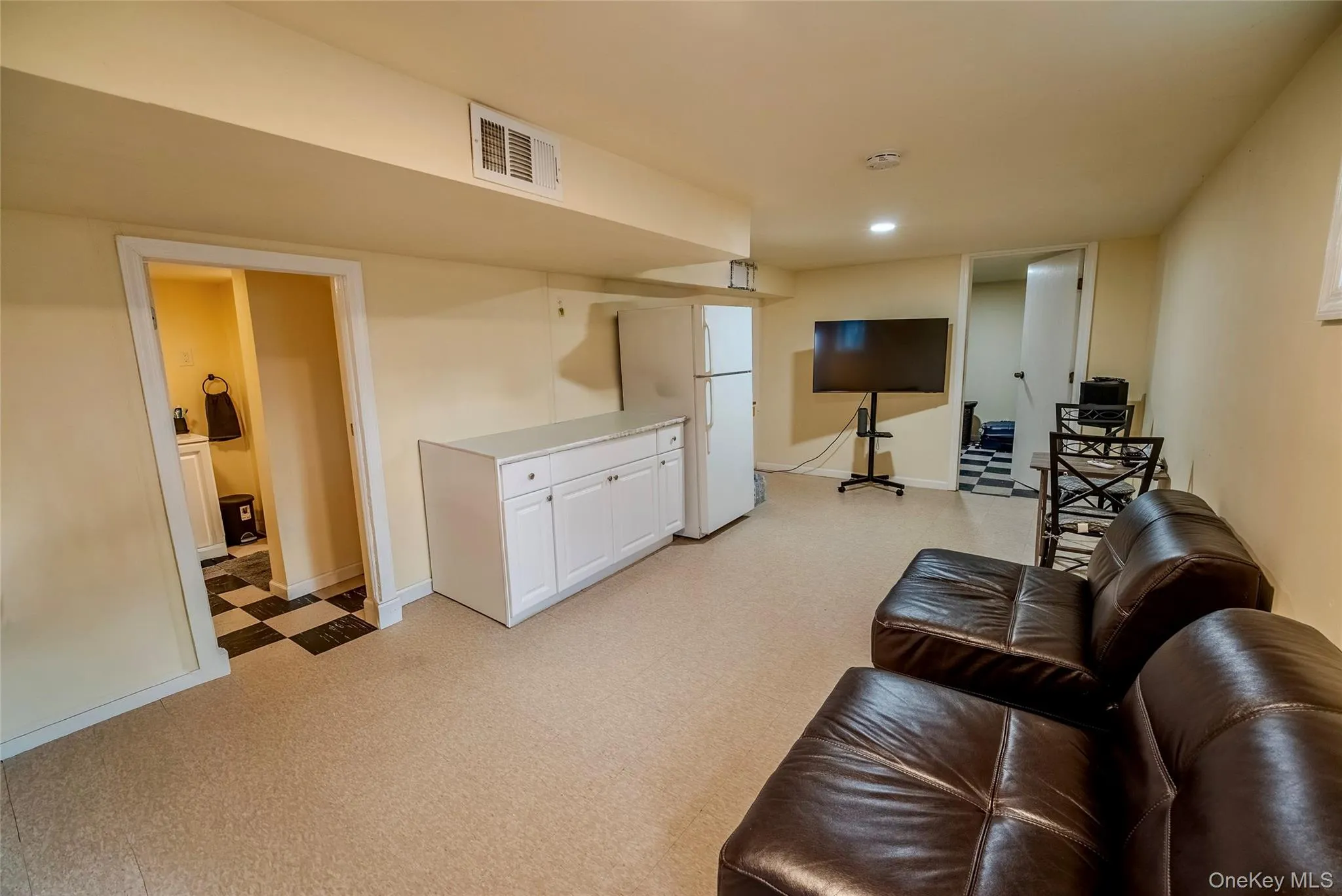 44 Howell Avenue, Brookhaven, NY, 5 Bedrooms Bedrooms, 10 Rooms Rooms,4 BathroomsBathrooms,Residential,For Rent,Howell,0,1022337 44 Howell Avenue, Brookhaven, NY, 5 Bedrooms Bedrooms, 10 Rooms Rooms,4 BathroomsBathrooms,Residential,For Rent,Howell,0,1022337