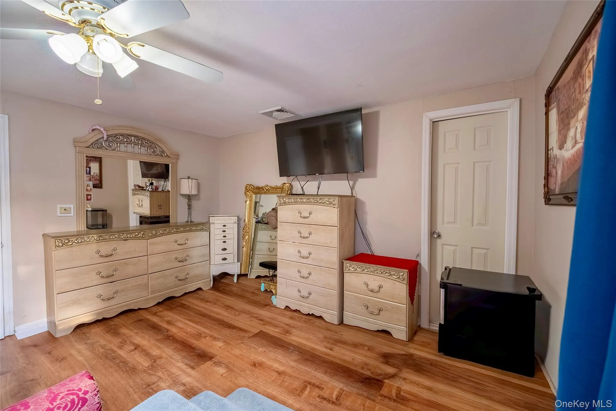 44 Howell Avenue, Brookhaven, NY, 5 Bedrooms Bedrooms, 10 Rooms Rooms,4 BathroomsBathrooms,Residential,For Rent,Howell,0,1022337 44 Howell Avenue, Brookhaven, NY, 5 Bedrooms Bedrooms, 10 Rooms Rooms,4 BathroomsBathrooms,Residential,For Rent,Howell,0,1022337