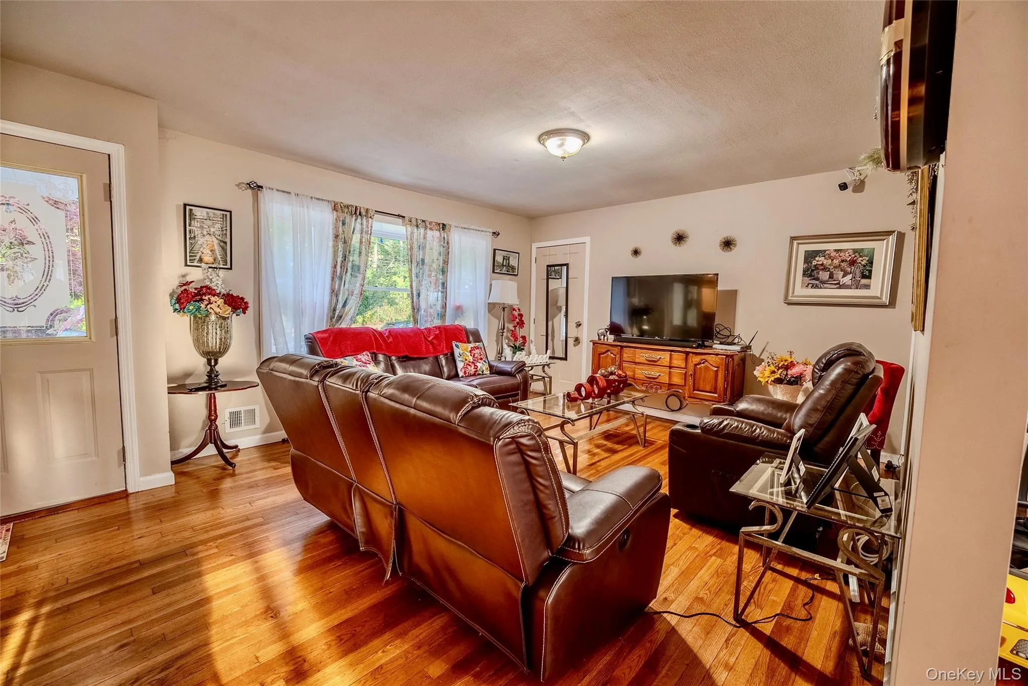 44 Howell Avenue, Brookhaven, NY, 5 Bedrooms Bedrooms, 10 Rooms Rooms,4 BathroomsBathrooms,Residential,For Rent,Howell,0,1022337 44 Howell Avenue, Brookhaven, NY, 5 Bedrooms Bedrooms, 10 Rooms Rooms,4 BathroomsBathrooms,Residential,For Rent,Howell,0,1022337