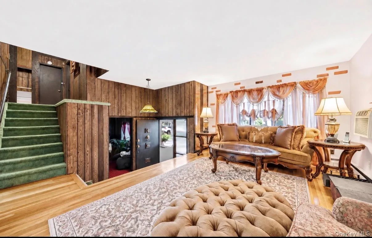 26 Harvard Lane, Smithtown, NY, 3 Bedrooms Bedrooms, 7 Rooms Rooms,1 BathroomBathrooms,Residential,For Rent,Harvard,0,1022339 26 Harvard Lane, Smithtown, NY, 3 Bedrooms Bedrooms, 7 Rooms Rooms,1 BathroomBathrooms,Residential,For Rent,Harvard,0,1022339