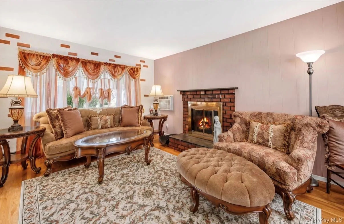 26 Harvard Lane, Smithtown, NY, 3 Bedrooms Bedrooms, 7 Rooms Rooms,1 BathroomBathrooms,Residential,For Rent,Harvard,0,1022339 26 Harvard Lane, Smithtown, NY, 3 Bedrooms Bedrooms, 7 Rooms Rooms,1 BathroomBathrooms,Residential,For Rent,Harvard,0,1022339