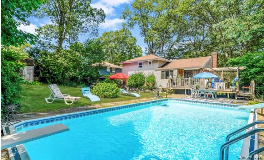 26 Harvard Lane, Smithtown, NY, 3 Bedrooms Bedrooms, 7 Rooms Rooms,1 BathroomBathrooms,Residential,For Rent,Harvard,0,1022339 26 Harvard Lane, Smithtown, NY, 3 Bedrooms Bedrooms, 7 Rooms Rooms,1 BathroomBathrooms,Residential,For Rent,Harvard,0,1022339